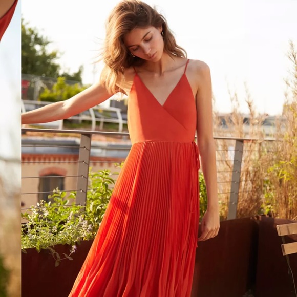 Aritzia Babaton Beaune Dress - Picture 1 of 4